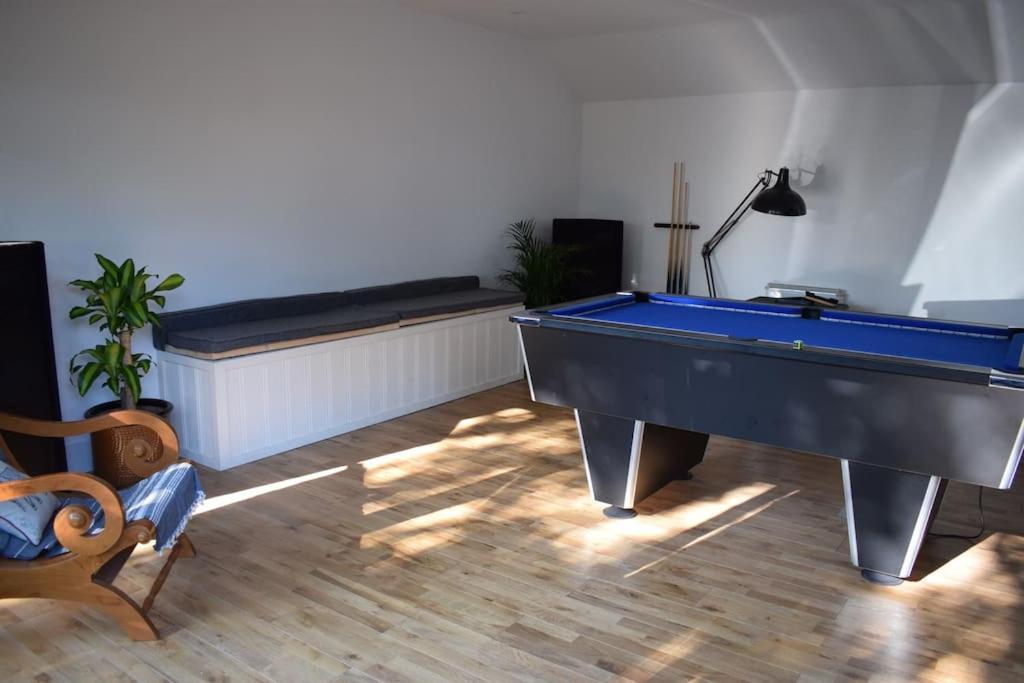 Villa Crossing Retreat - Pool Table, Projector, Barn Tunstead  Exterior foto