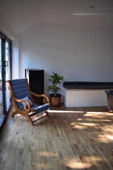 Villa Crossing Retreat - Pool Table, Projector, Barn Tunstead  Exterior foto